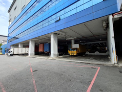 Changi Logistics Centre (D17), Warehouse #437691411